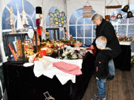 Kunsthandwerk, Leckereien und Unterhaltung