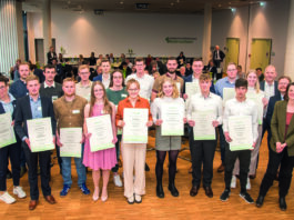 Zwei Azubis aus der Region für Spitzenleistungen geehrt