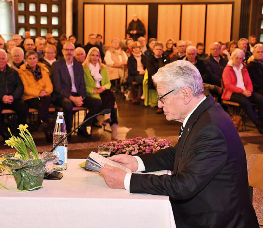 Joachim Gauck beeindruckt Zuhörer