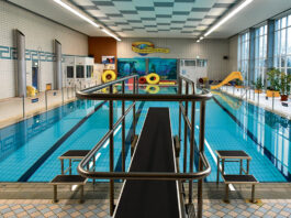 Warten aufs Christkind im Hallenbad Holdorf