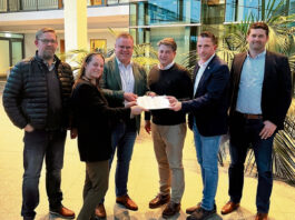 Einwohner übergeben Gerdesmeyer Petition